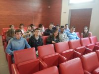 Alcuni alunni all’interno della Sala Convegni