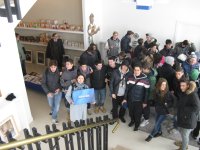 Foto di gruppo all'interno della ditta