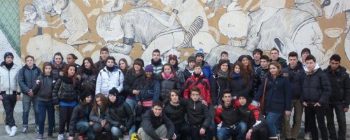 Foto di gruppo davanti al P.A.C.