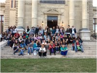 In posa sulla gradinata