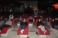 Un po' di relax davanti agli schermi cinematografici