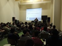 Il Prof. Lanini durante l'incontro con gli alunni