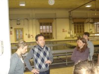 Un momento della visita all'interno della produzione