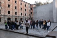 Un momento della visita alle foibe