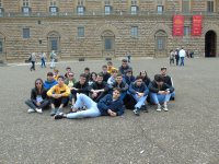 Foto di gruppo davanti a Palazzo Pitti